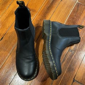 Dr. Marten 2976 Chelsea Boot